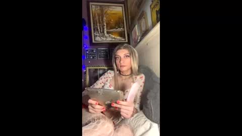 Delilah  Juju online show from June 11, 2:44 am