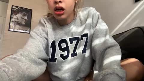 Dhalia online show from November 24, 10:50 am