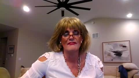 dianeheels online show from February 17, 2:15 pm
