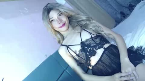 Snapshot of dimple_ash60 chatting on October 16, 11:21 am dimple_ash60 online show from October 16, 11:21 am