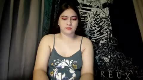 Snapshot of dreamycreamyst chatting on February 19, 9:39 am dreamycreamyst online show from February 19, 9:39 am