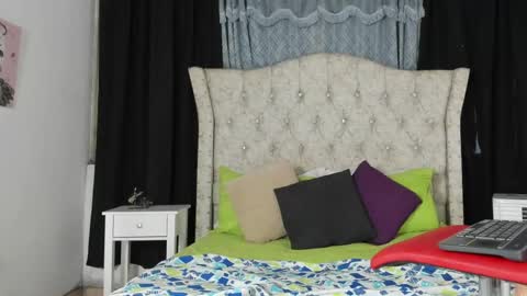 Dulce Alexandra online show from June 4, 10:35 pm