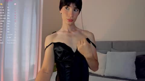 Einyel  online show from February 19, 7:59 pm
