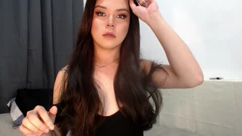 Elise online show from December 15, 7:41 pm