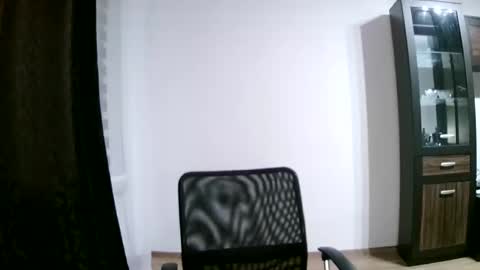 Snapshot of ella1982sexyh chatting on September 14, 10:03 pm ella1982sexyh online show from September 14, 10:03 pm