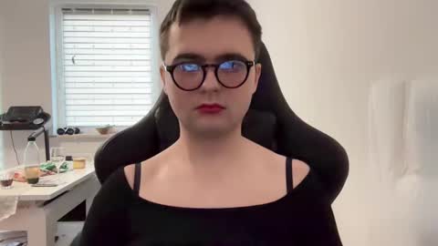 elsasissypl online show from March 1, 8:36 am