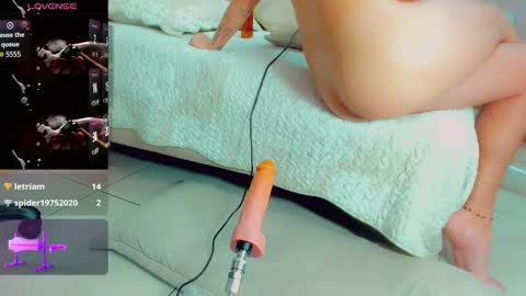 EmillySaenz online show from November 23, 7:49 pm