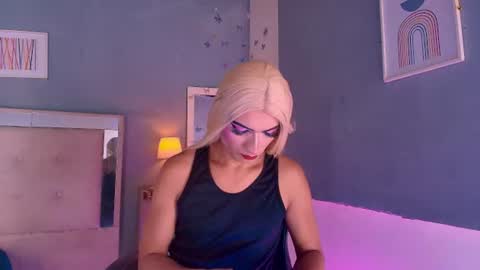 emily_castillo1_ online show from June 23, 5:26 am
