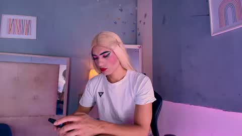 emily_castillo1_ online show from July 1, 4:57 am