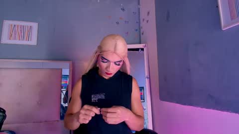 emily_castillo1_ online show from July 6, 4:52 am