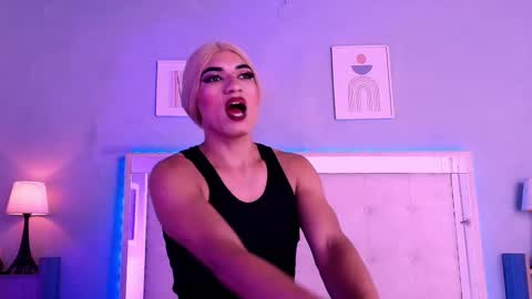 emily_castillo_1 online show from September 13, 5:13 am