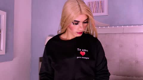 emily_castillo_1 online show from September 27, 5:38 am