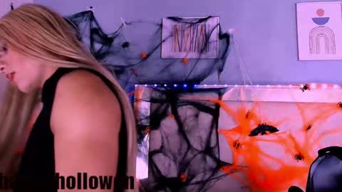 emily_castillo_1 online show from October 10, 5:30 am