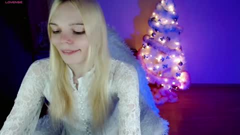 Snapshot of emily_nyaffe chatting on December 26, 2:59 pm Lia online show from December 26, 2:59 pm