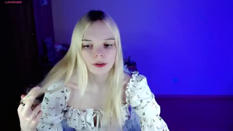 Snapshot of emily_nyaffe chatting on January 17, 10:16 pm Lia online show from January 17, 10:16 pm