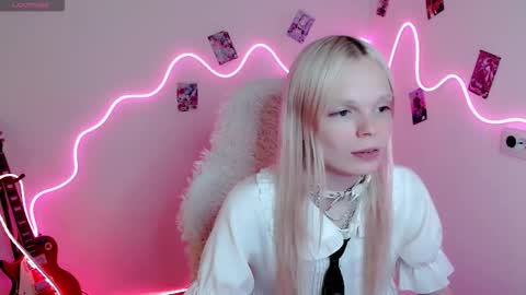 Snapshot of emily_nyaffe chatting on September 21, 7:52 pm Lia online show from September 21, 7:52 pm