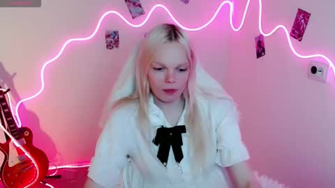 Snapshot of emily_nyaffe chatting on September 23, 8:04 pm Lia online show from September 23, 8:04 pm