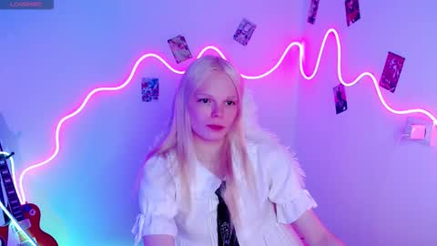 Snapshot of emily_nyaffe chatting on October 4, 12:11 am Lia online show from October 4, 12:11 am