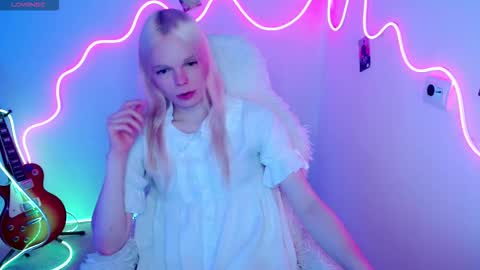 Snapshot of emily_nyaffe chatting on October 17, 11:08 pm Lia online show from October 17, 11:08 pm