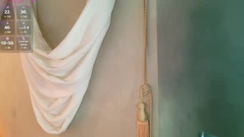 emma_dragon online show from April 19, 6:43 pm
