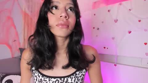 emmaclark_1 online show from October 22, 8:56 pm