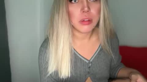 YourDreamGirl Emma  online show from April 3, 8:18 pm