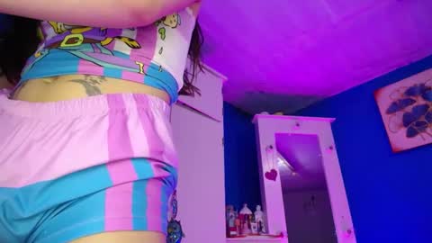 Snapshot of emmaxx7 chatting on September 24, 2:12 pm Emma online show from September 24, 2:12 pm