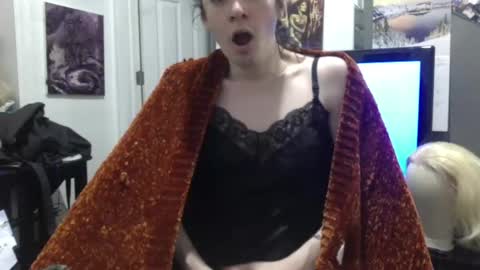 empusalamia online show from January 25, 9:57 am