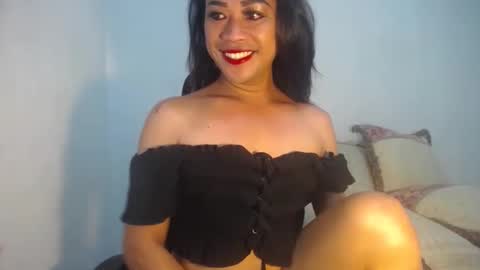 erika_madrigal online show from January 5, 12:47 am