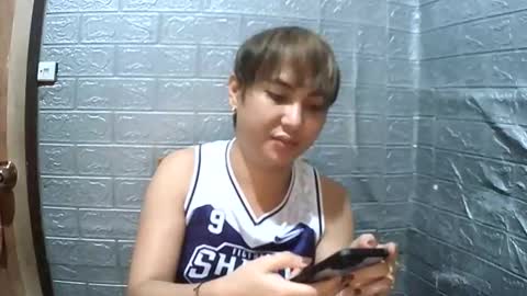 QUEEN E L L A H online show from October 22, 1:02 pm