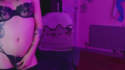 eughelynn online show from February 2, 9:56 pm