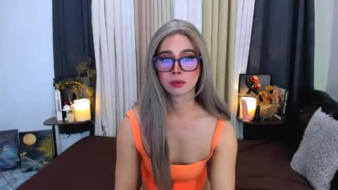 expensive_elise online show from May 12, 8:50 pm