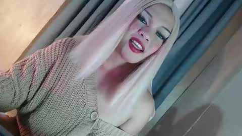 DANIELLA - DONT FORGET TO GIVE ME A THUMBSU UP online show from February 17, 2:57 pm