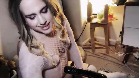 this is justice tricia a bigelow. she was fucking my husband tom girardi online show from February 9, 12:12 pm