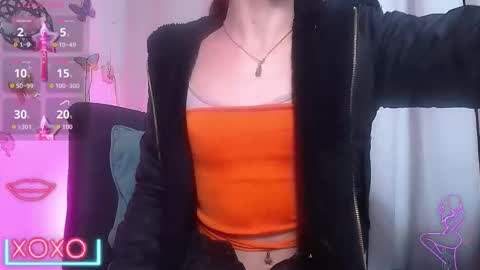 Snapshot of gabbyhills_ chatting on October 7, 8:26 am Gabby online show from October 7, 8:26 am