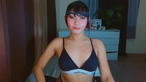 gabriela_deluxe online show from March 8, 3:43 am