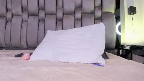 gio_gray online show from March 15, 6:49 am