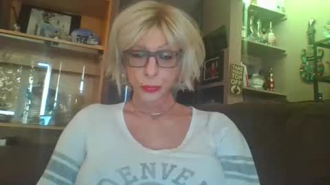 Girlinrock online show from March 27, 12:58 am