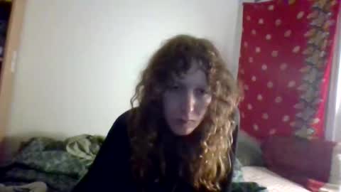 girlw0rm online show from March 21, 8:05 am