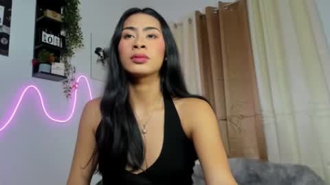 Kyla and Nian online show from February 9, 3:35 am