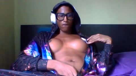 Snapshot of goddexx_kii chatting on October 12, 9:17 pm goddexx_kii online show from October 12, 9:17 pm
