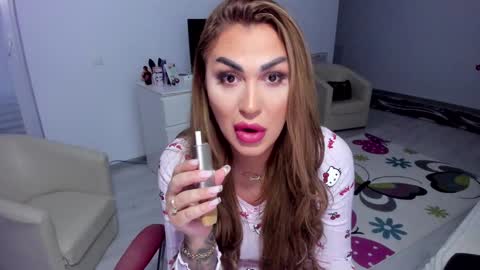 Nicole.. online show from January 28, 5:32 am