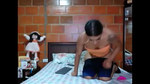 Snapshot of golositha26 chatting on December 11, 2:21 am Valentina online show from December 11, 2:21 am