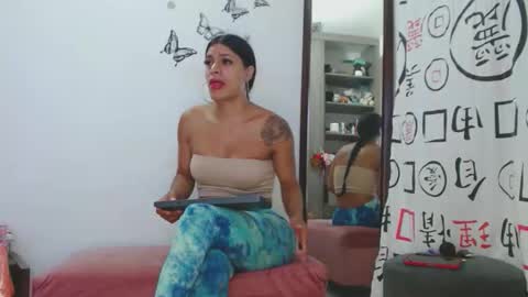 Snapshot of golositha26 chatting on October 8, 2:57 am Valentina online show from October 8, 2:57 am