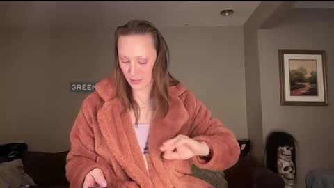 Snapshot of greenxxxqueen chatting on February 2, 6:59 am SexQueen Nikki online show from February 2, 6:59 am