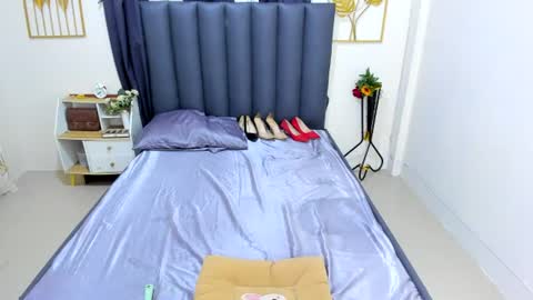 hannah_louissex online show from July 9, 7:45 am