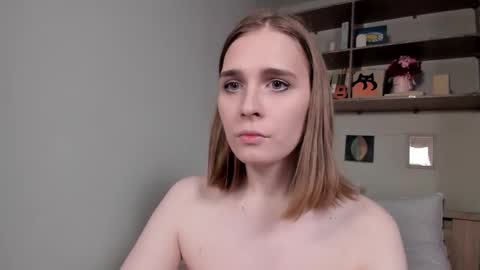 Mia online show from November 28, 6:04 am