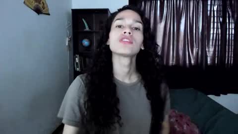 helena_spellman online show from April 22, 6:37 pm