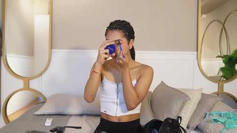 Hermione Scott online show from March 4, 1:06 pm