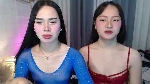 hoelymolly online show from June 4, 6:55 pm